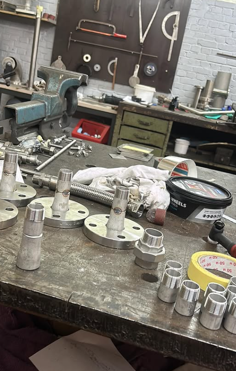 Pipe fitting voor de afwerking